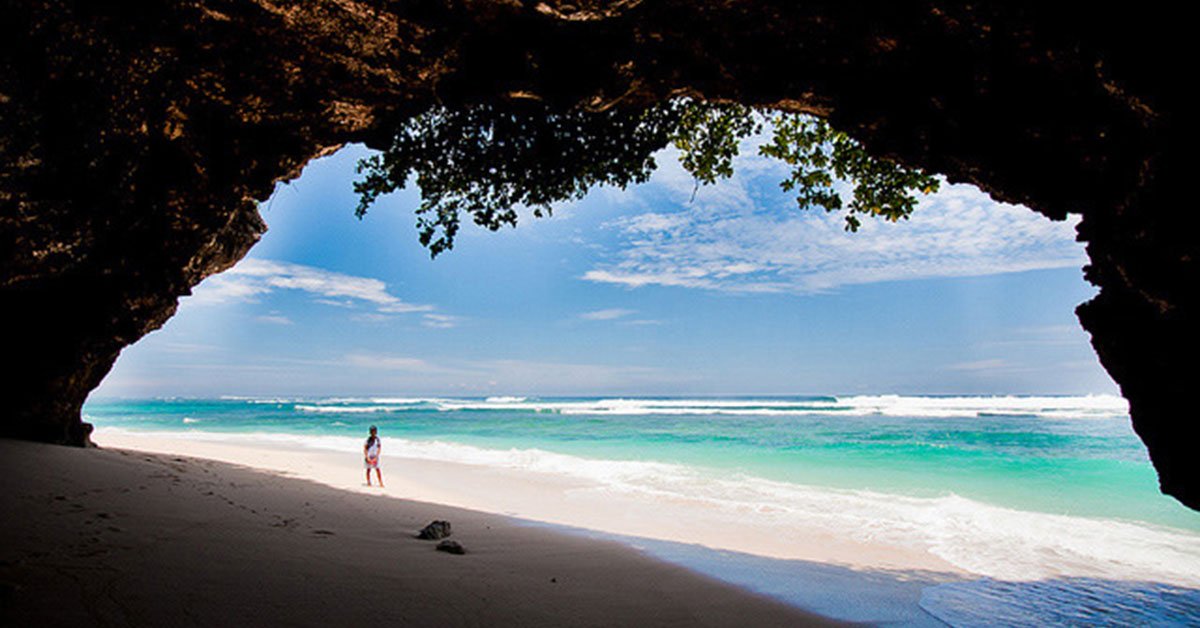 Pantai Suluban di Bali Surga Tersembunyi dengan Pesona Unik