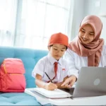 Jangan Hanya lewat Video Ajarkan Anak Bahasa melalui Interaksi