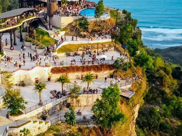 Wisata Obelix Sea View: Harga Tiket, Jam Buka, Rute