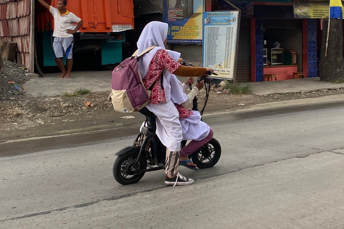 Orangtua, Jangan Asal Beri Anak Izin Naik Sepeda Listrik