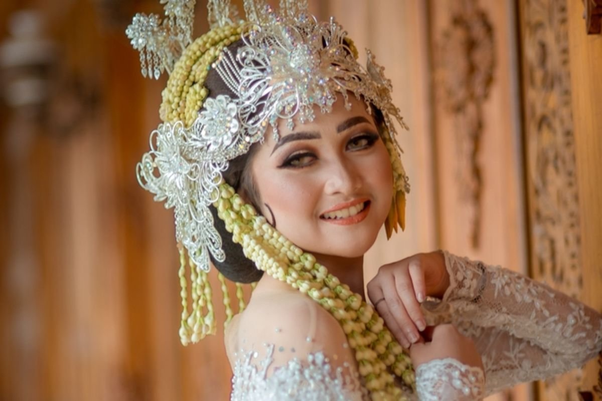 2 Tren Makeup Pengantin Perempuan yang Sedang Digemari