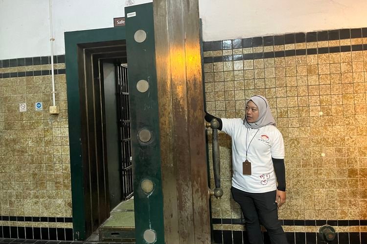 8 Koleksi Unik Museum Mandiri Jakarta, Salah Satunya Pintu Brankas Seberat 5,5 Ton