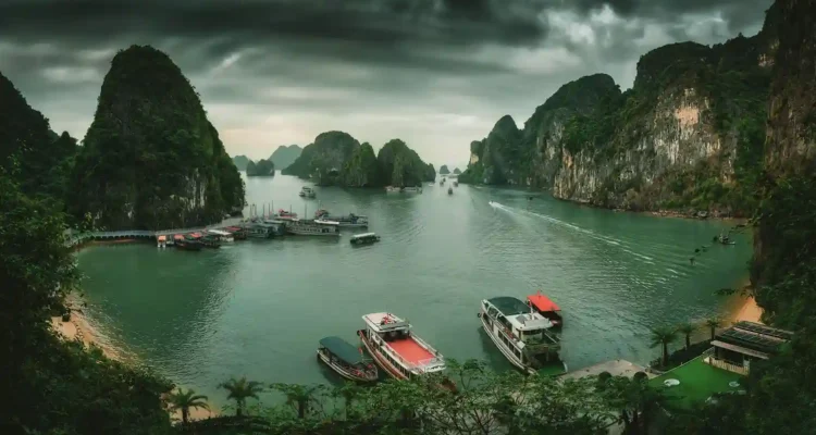 Wisata Terkenal di Vietnam yang Wajib Dikunjungi
